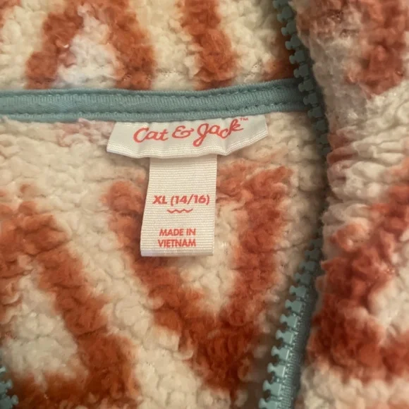 A jacket - Picture 2 of 2